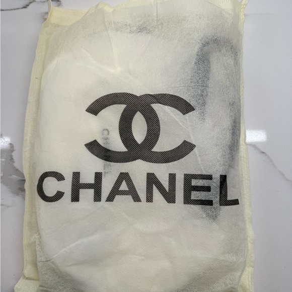 GWP Chanel White Tote/Cosmetic Bag - Picture 12 of 13